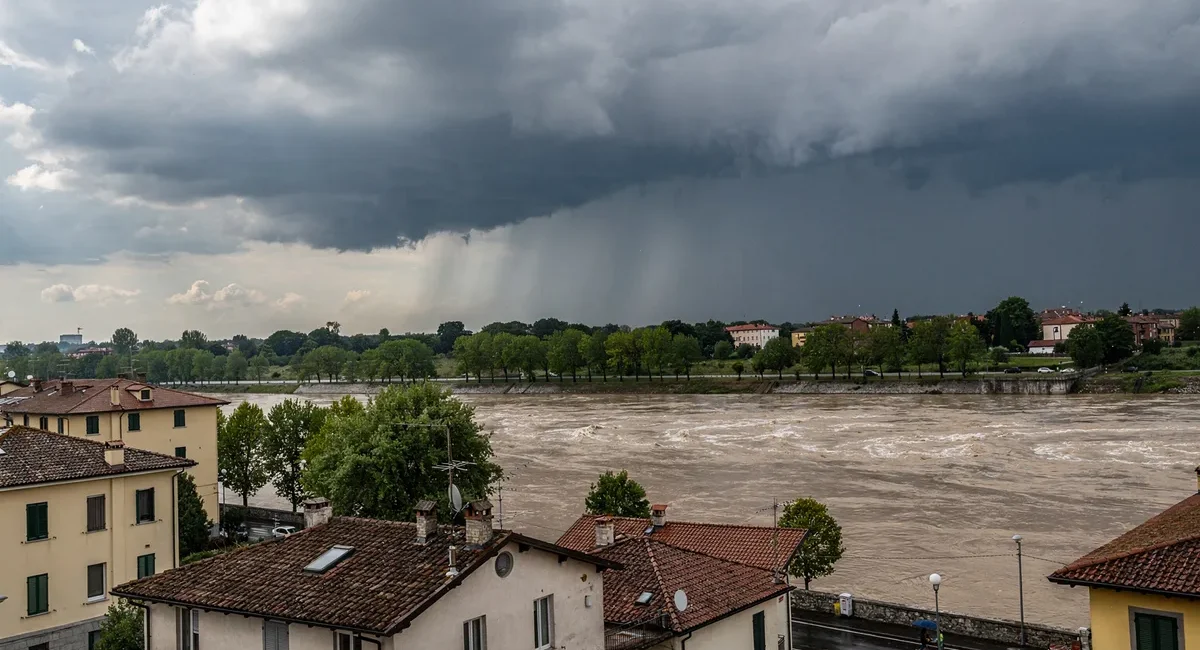 Allerta meteo gialla il 7 agosto: temporali in Calabria, Lombardia, Trentino-Alto Adige e Veneto